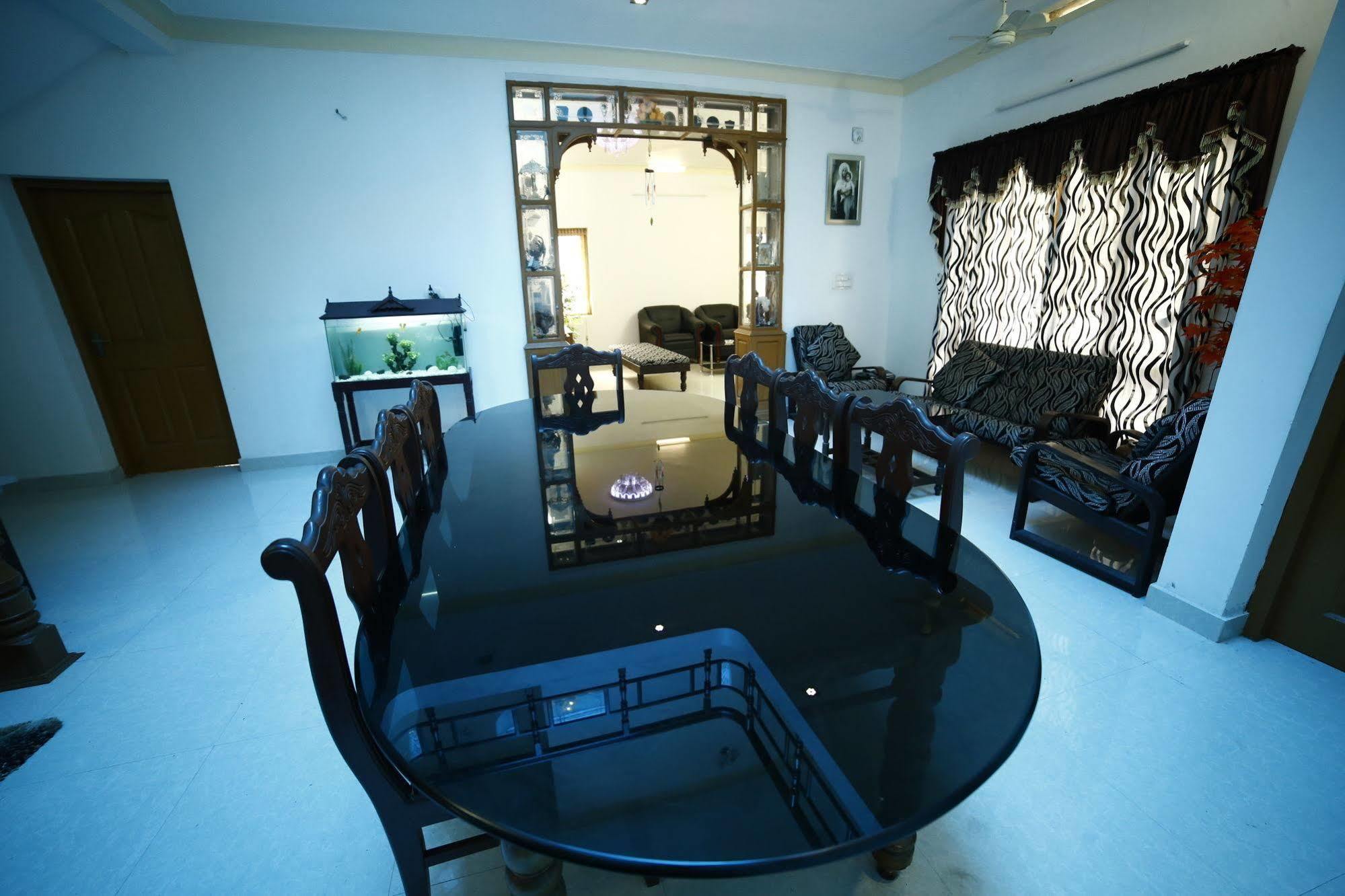 Cochin Cove Homestay Kochi Exteriör bild